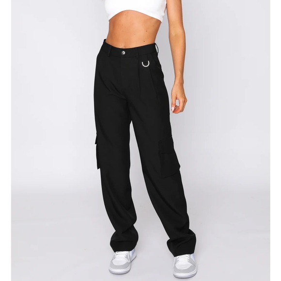 White Fox Boutique Black Cargo Pants - Picture 2 of 4